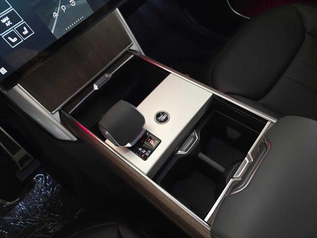 2026 Land Rover Range Rover P530 SE