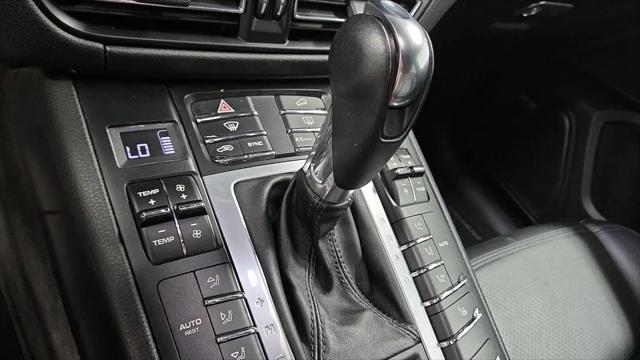 2021 Porsche Macan Macan