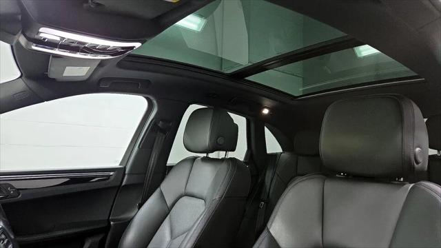 2021 Porsche Macan Macan