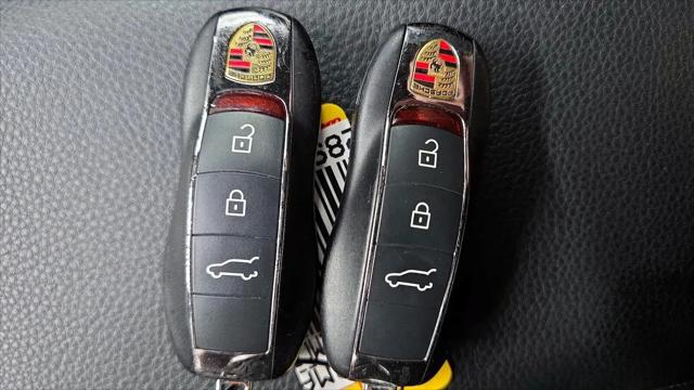 2021 Porsche Macan Macan