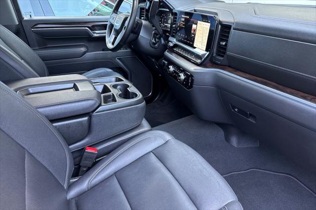 2025 GMC Sierra 1500 4WD Crew Cab Short Box SLT