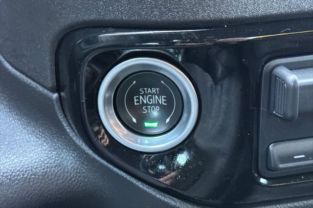 2025 GMC Sierra 1500 4WD Crew Cab Short Box SLT