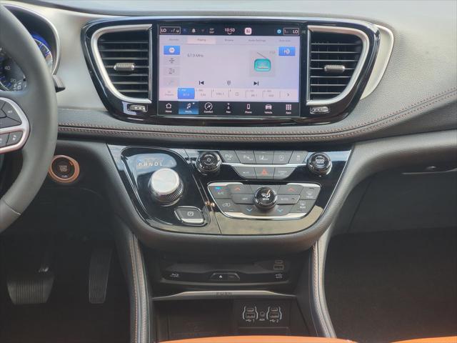 2024 Chrysler Pacifica Pinnacle
