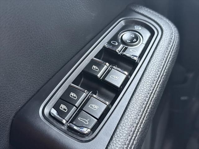 2023 Porsche Macan T