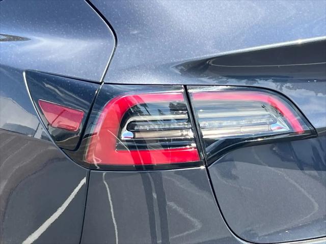 2021 Tesla Model 3 Standard Range Plus Rear-Wheel Drive