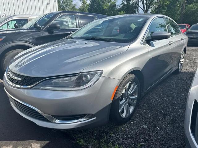 2015 Chrysler 200 Limited for sale in Waterford, MI