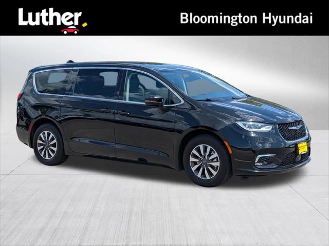 2024 Chrysler Pacifica Hybrid Select for sale in Bloomington, MN