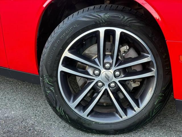 2019 Dodge Challenger SXT AWD
