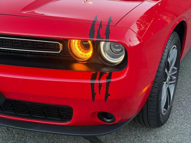2019 Dodge Challenger SXT AWD