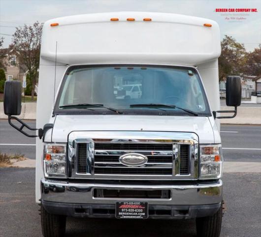 2014 Ford E-350 Cutaway Base