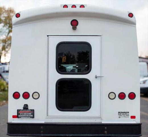 2014 Ford E-350 Cutaway Base