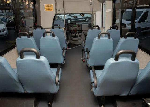 2014 Ford E-350 Cutaway Base