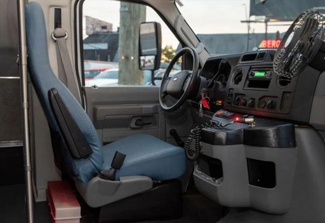 2014 Ford E-350 Cutaway Base