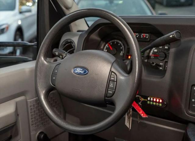 2014 Ford E-350 Cutaway Base