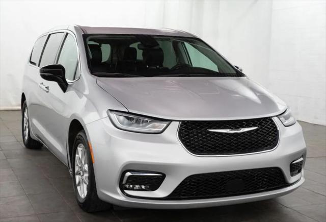 2024 Chrysler Pacifica Touring L for sale in Lodi, NJ