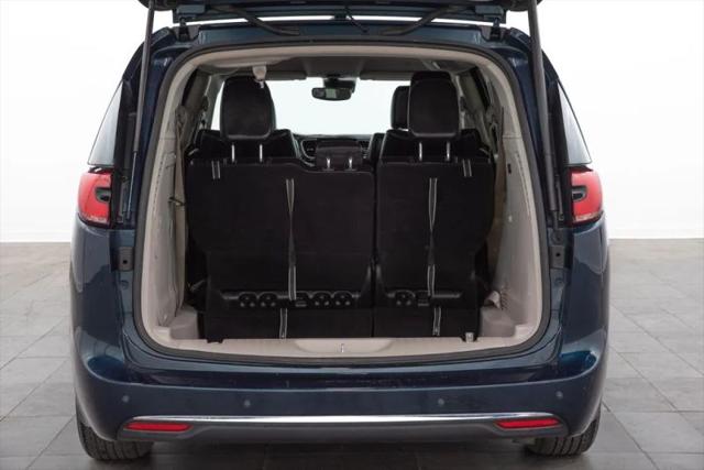 2024 Chrysler Pacifica Hybrid Select