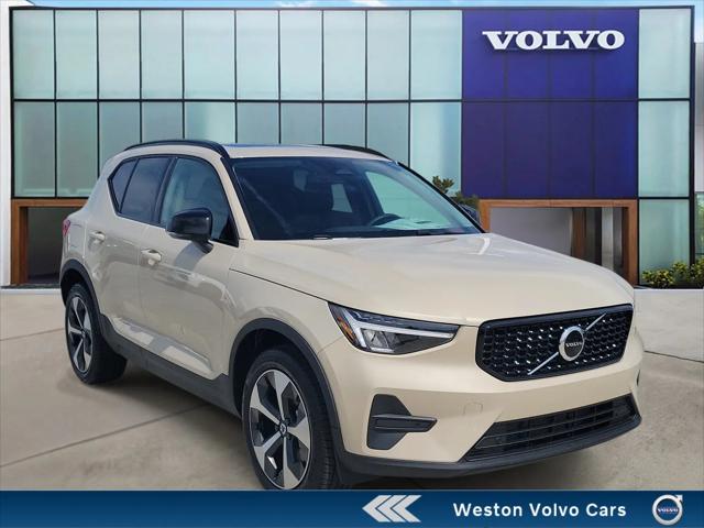 2026 Volvo XC40 Core, B5 AWD Gas (mild hybrid), Dark for sale in Davie, FL