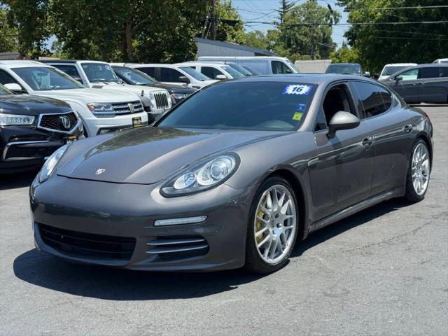 2016 Porsche Panamera Base