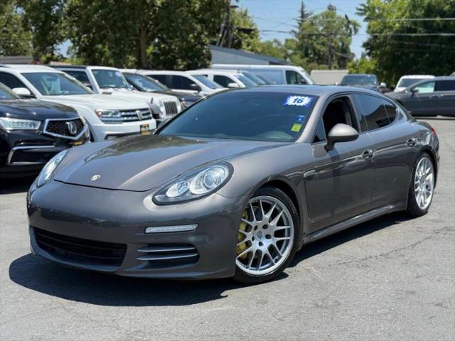 2016 Porsche Panamera Base
