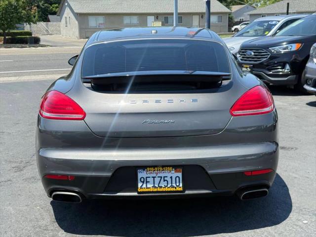 2016 Porsche Panamera Base