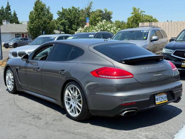 2016 Porsche Panamera Base
