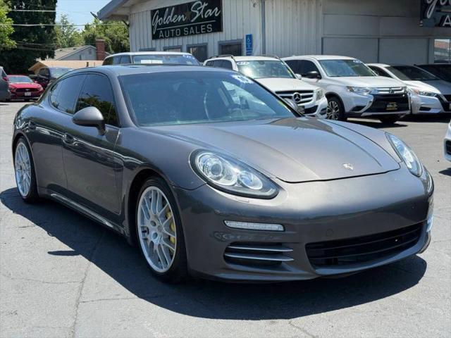 2016 Porsche Panamera Base