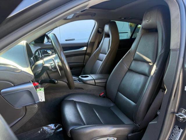 2016 Porsche Panamera Base