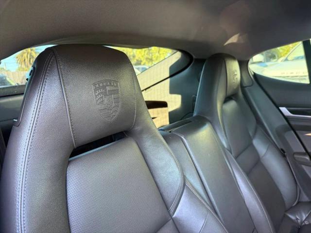 2016 Porsche Panamera Base