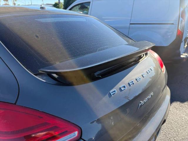 2016 Porsche Panamera Base