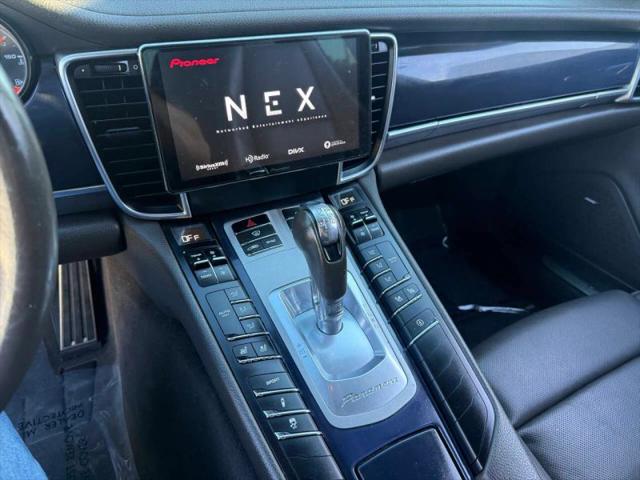 2016 Porsche Panamera Base