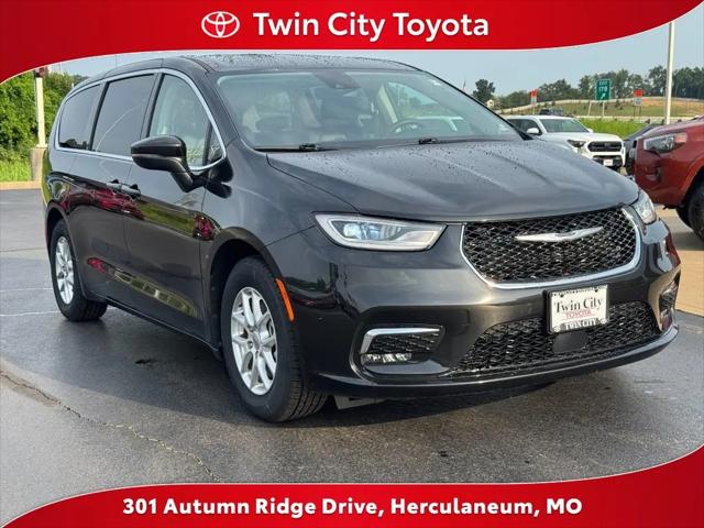 2023 Chrysler Pacifica Touring L for sale in Herculaneum, MO
