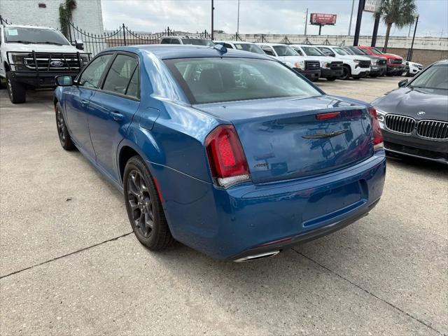 2021 Chrysler 300 Touring L