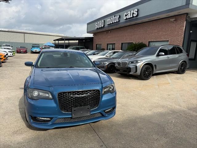 2021 Chrysler 300 Touring L