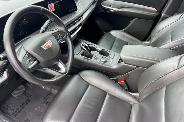 2024 Cadillac XT4 FWD Premium Luxury