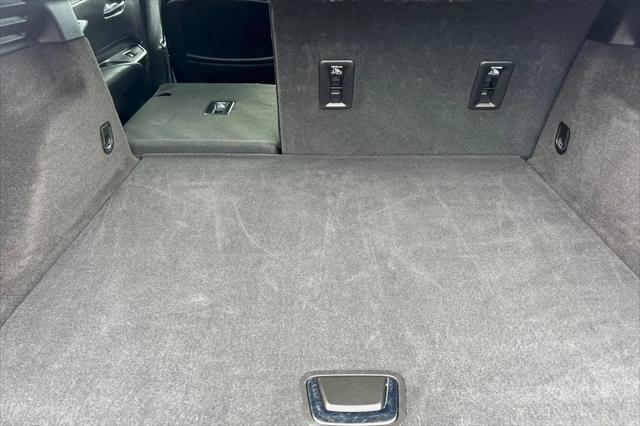2024 Cadillac XT4 FWD Premium Luxury