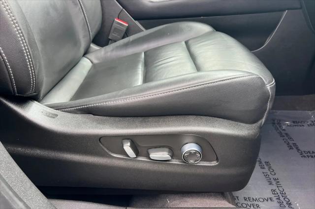 2024 Cadillac XT4 FWD Premium Luxury