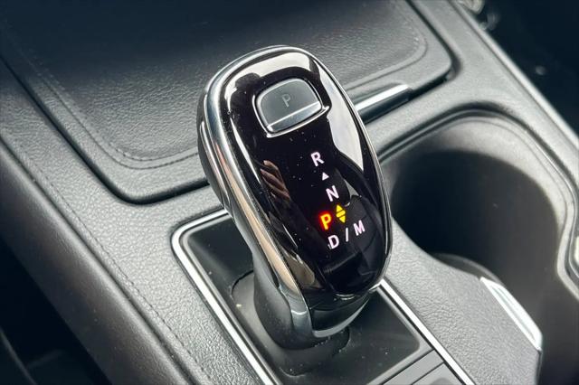 2024 Cadillac XT4 FWD Premium Luxury