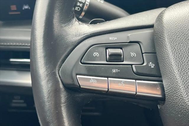 2024 Cadillac XT4 FWD Premium Luxury