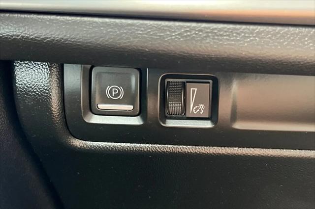 2024 Cadillac XT4 FWD Premium Luxury