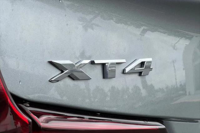 2024 Cadillac XT4 FWD Premium Luxury