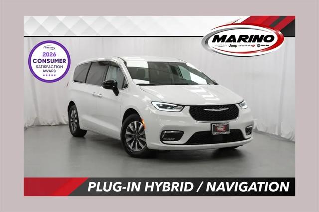 2024 Chrysler Pacifica Hybrid Select for sale in Chicago, IL