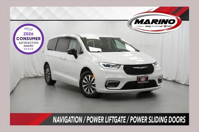 2024 Chrysler Pacifica Hybrid Select for sale in Chicago, IL