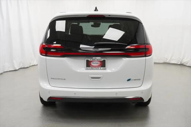 2024 Chrysler Pacifica Hybrid Select