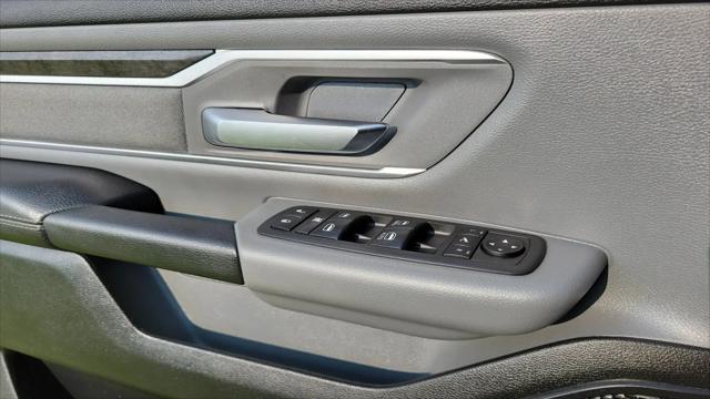 2020 Ram 1500 Big Horn Crew Cab 4x4 6'4" Box