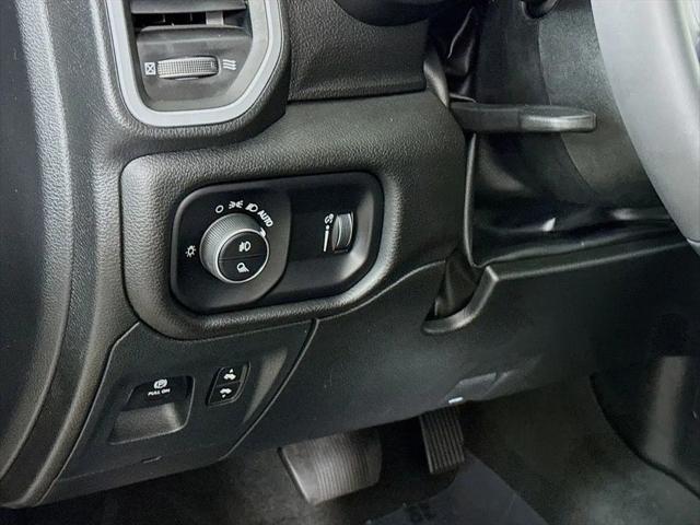 2023 Ram 1500 Big Horn Crew Cab 4x4 5'7" Box