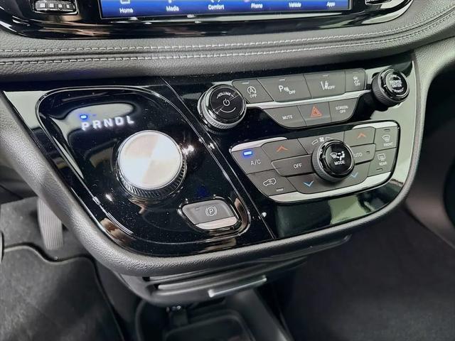 2027 Chrysler Pacifica Select AWD