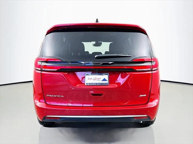 2027 Chrysler Pacifica Select AWD