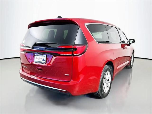 2027 Chrysler Pacifica Select AWD