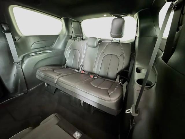 2027 Chrysler Pacifica Select AWD