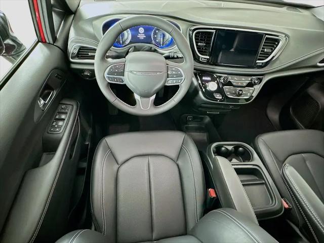 2027 Chrysler Pacifica Select AWD